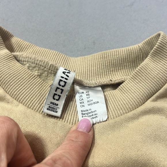 Divided cropped crew neck sweatshirt size xs - Picture 2 of 7